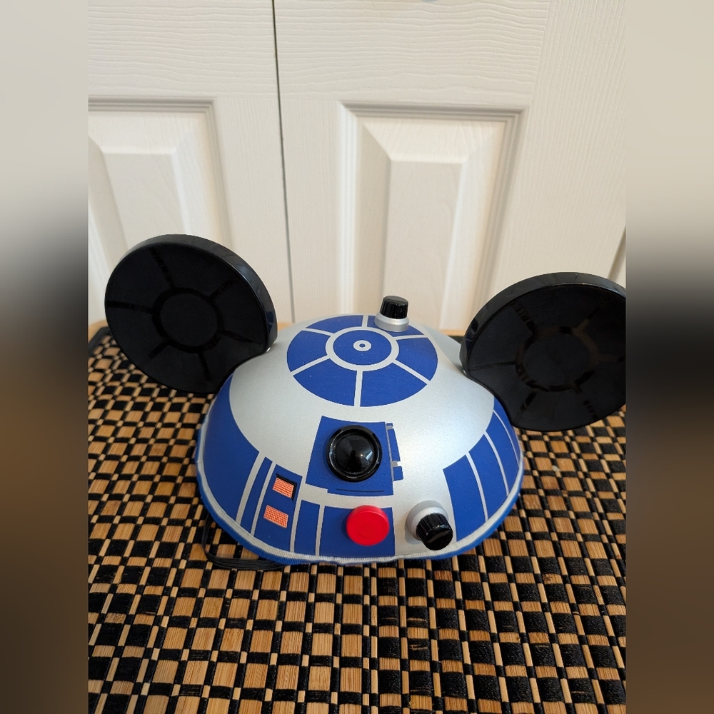 Disney R2D2 Star Wars Mickey Ear Hat